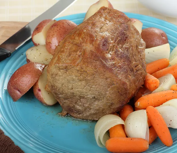 Cena asada en olla — Foto de Stock