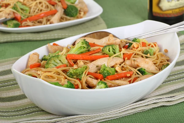 Chicken Lo Mein Meal — Stock Photo, Image