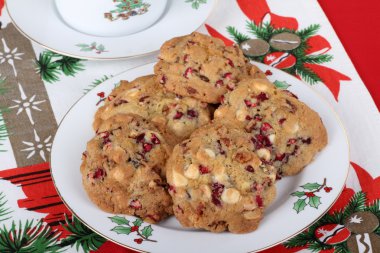 Kızılcık çerez tabağı