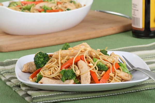 Poulet Lo Mein Meal — Photo