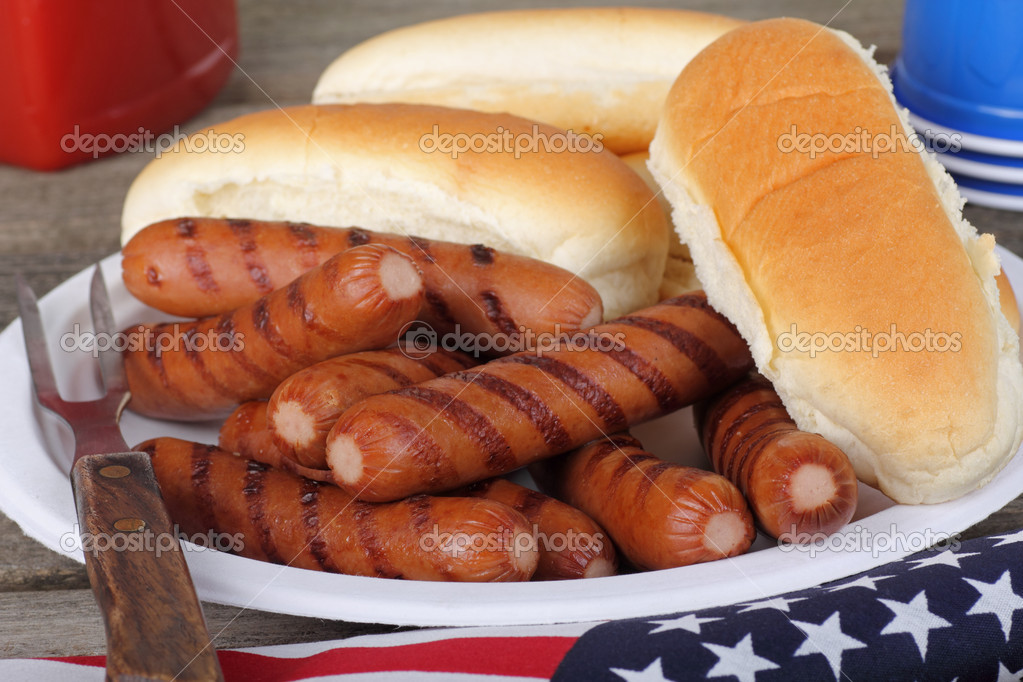 Grilled Hot Dogs and Buns — Stock Photo © chasbrutlag 40412855