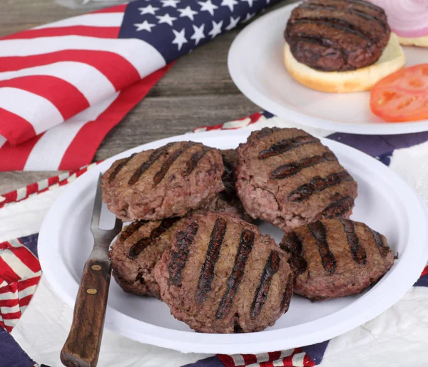 Dia da independência grelhada Burgers — Fotografia de Stock