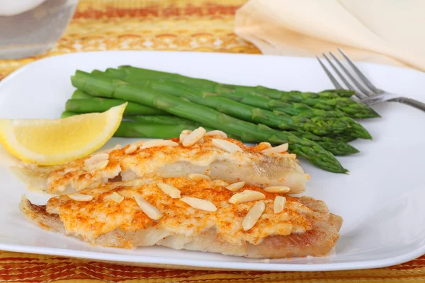 Fish Fillets and Asparagus — Stock Photo, Image