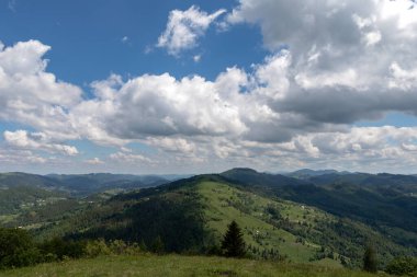 Dağlarda güzel bir gün batımı