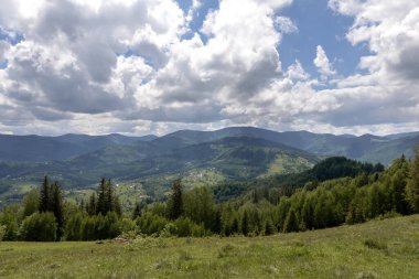 Dağlarda güzel bir gün batımı