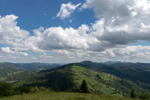Dağlarda güzel bir gün batımı
