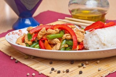 Tavuklu Pad Thai.