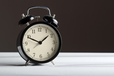Klasik alarm saati