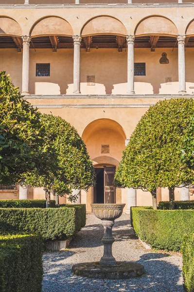 Gardens at the Palazzo Piccolomini, Pienza – stockfoto