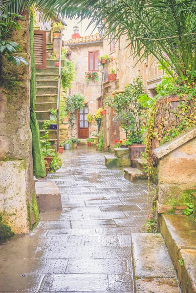 A antiga cidade etrusca no norte da Toscana, Pitigliano, Itália . — Fotografia de Stock