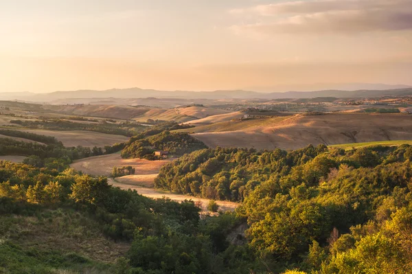 Tuscan landscape in warm calm day, Italy — Stock Photo, Image