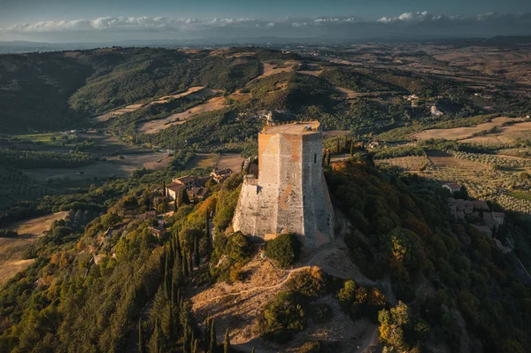 Drone Flyger Över Rocca Orcia Italien Vid Solnedgången Italien — Stockfoto