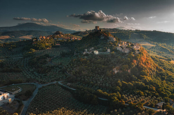 Drone fly over Rocca d'Orcia, Italy at sunset in Italy — Stock Image Drone Fly Rocca Orcia Italy Sunset Italy Royalty Free Stock Images