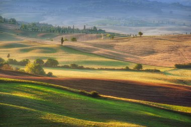 val d'orcia Toskana, doğal park üzerinde güzel gündoğumu