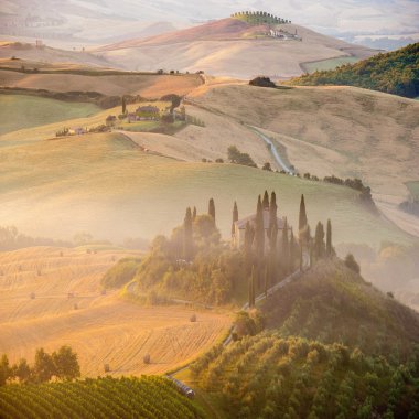 val d'orcia Toskana, doğal park üzerinde güzel gündoğumu
