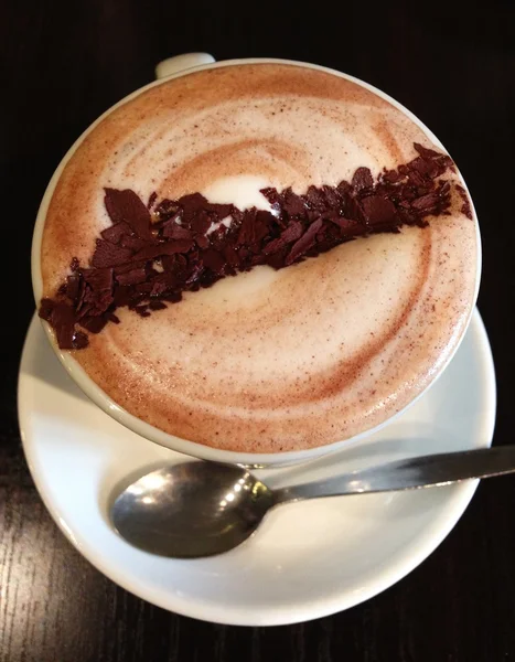 bir fincan sıcak çikolata içmek