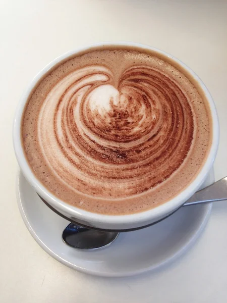 bir fincan sıcak çikolata içmek