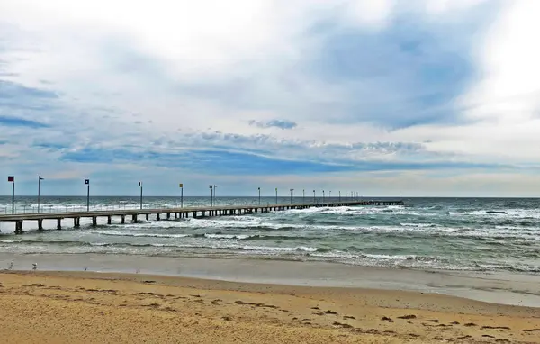 Plaj boyunca Köprüsü