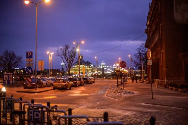 Riga11 Akşam Manzarasında Bir Yürüyüş — Stok fotoğraf