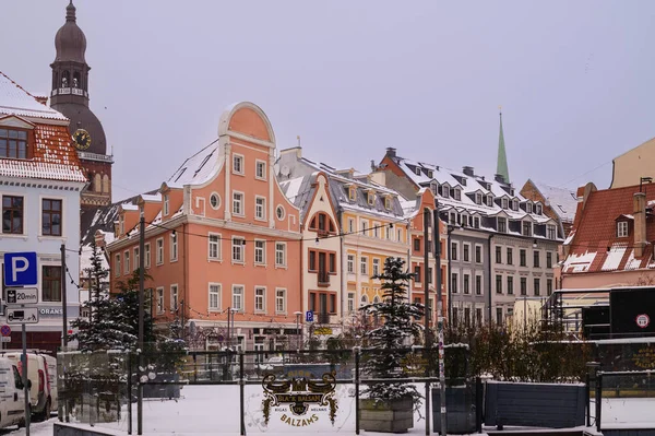 New Year Old Riga41に美しい通りと建物 — ストック写真