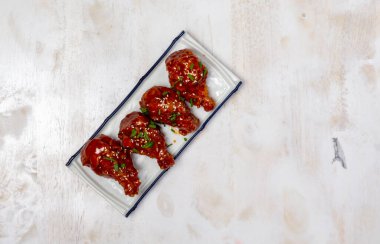 Arkaplan için kırmızı-kahverengi klasik İskoç Tartan dokusu.