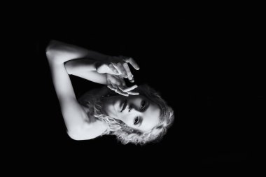 Balerinin duygularının esnekliği ve çekiciliği.