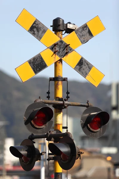 Järnvägen passerar signalen — Stockfoto