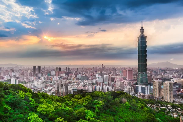 Taipei city view at akşam