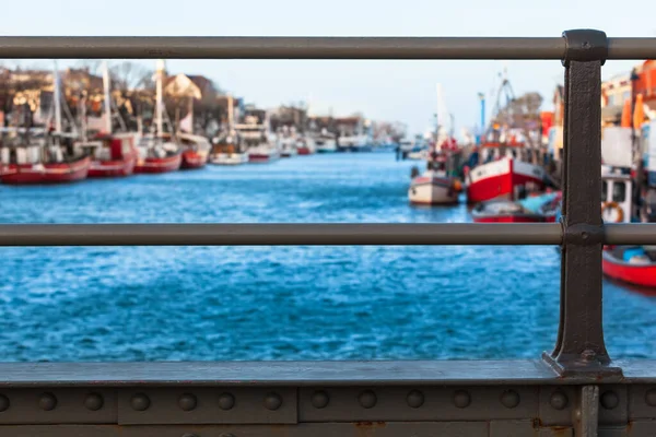 Blick Von Der Stahlträgerbrücke Auf Den Kleinen Stadthafen Kopierraum — Stockfoto