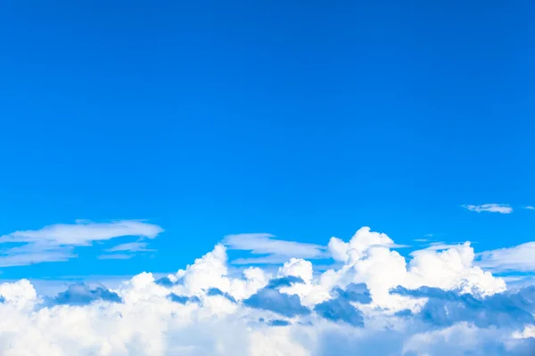 云彩和蓝天 复制空间 — 图库照片