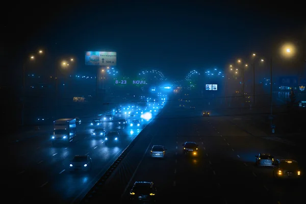 Strada Notturna Con Auto Luci — Foto Stock