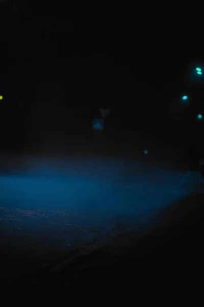 Foggy Road Noite — Fotografia de Stock