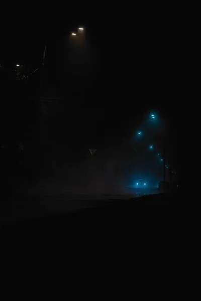 Foggy Road Noite — Fotografia de Stock