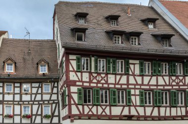 Tarihsel yarı ahşap evler, ev cephesi, Weinheim, Baden-Wuerttemberg, Almanya