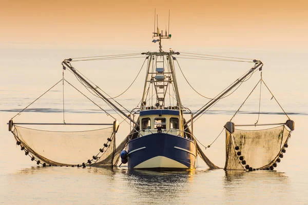 Рыбацкая Лодка Северном Море Траловой Сетью Шлезвиг Гольштейн Германия — стоковое фото