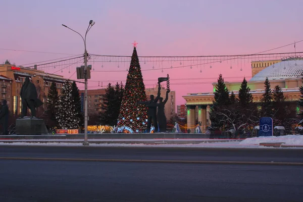 Weihnachtsbaum Auf Dem Lenin Platz Nowosibirsk — Stockfoto