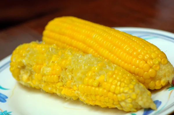 Yellow corn in a bowl. — Stock Photo, Image