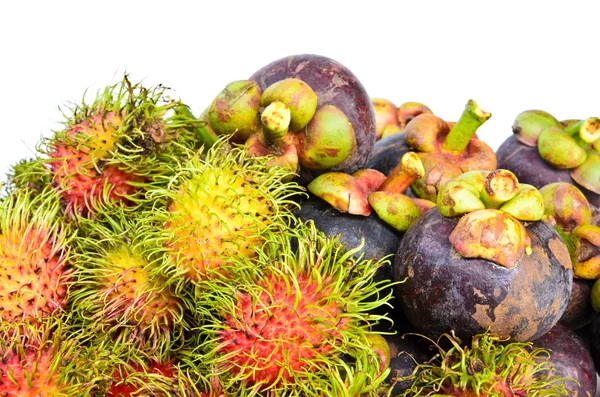 Rambutan og mangosteen er isilatert på hvit bakgrunn – stockfoto