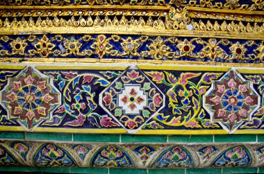 ściany świątyni kwiecisty ceramiczne, Tajlandia 
