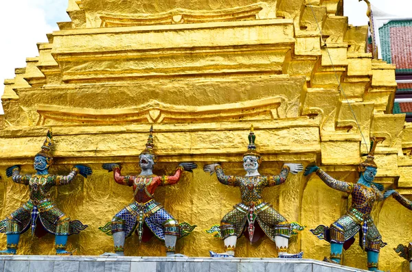 Giant Buddha in Grand Palace, Bangkok, Thailand — Stock Photo, Image