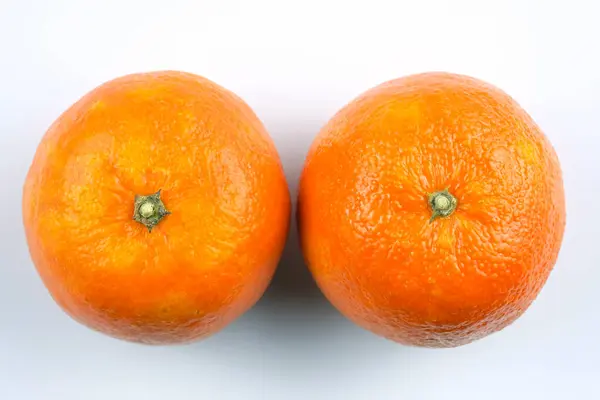 Due Arance Arancioni Sfondo Bianco Vista Dall Alto Grandi Arance — Foto Stock