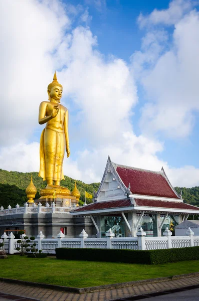 Statue stehender Buddha — Stockfoto