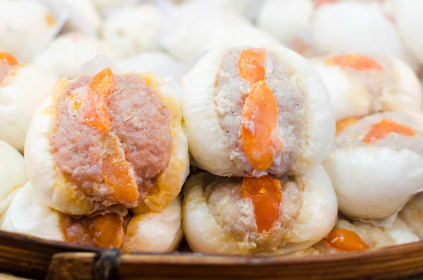 Chinese steamed bun stuffed with pork and yolk. — Stock Photo, Image