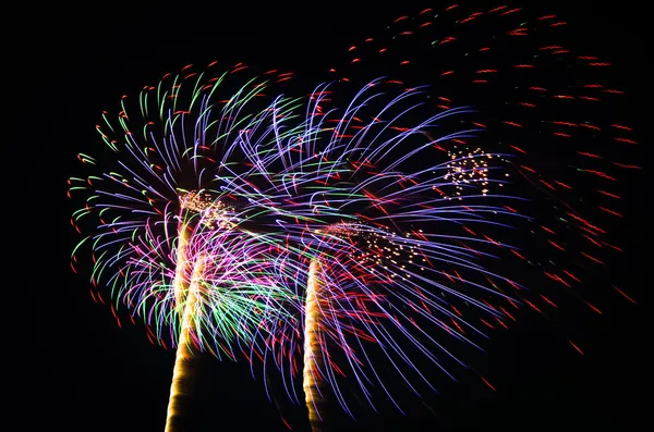 An image of exploding fireworks at night — Stock Photo, Image