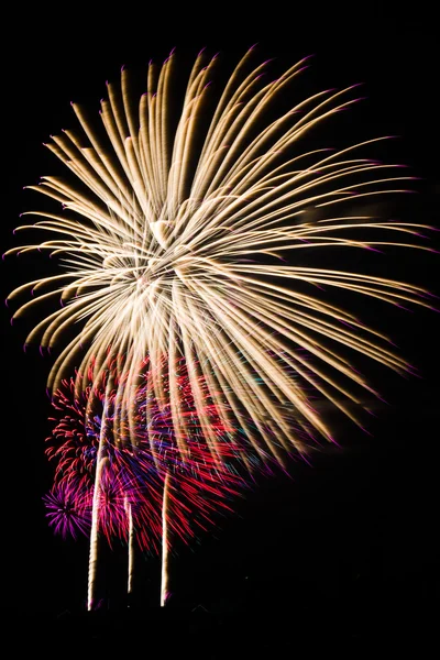 An image of exploding fireworks at night — Stock Photo, Image