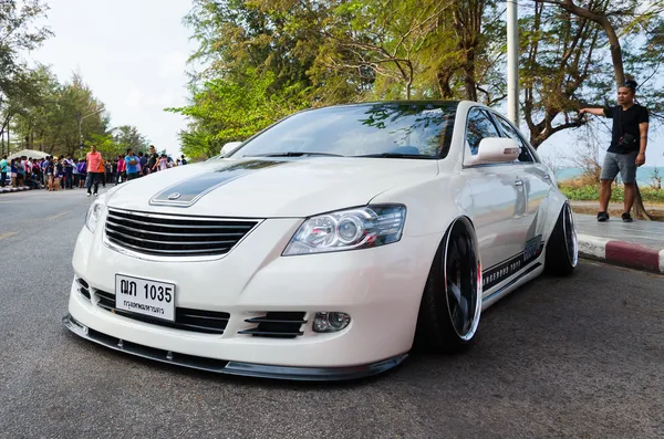 Trimmad bil toyota camry — Stockfoto