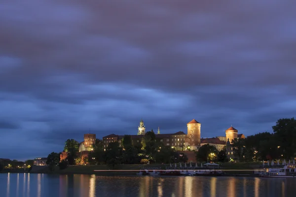 Poland, Krakow, Wawel Royal Castle, Lights of a Passing Boat — Stock Photo, Image