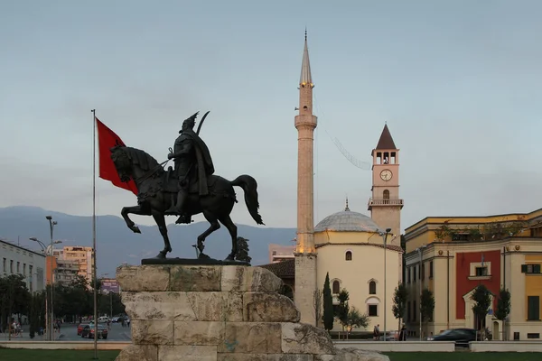 Tirana, Albania, Skanderbeg Monument at Dusk — Stock Photo, Image