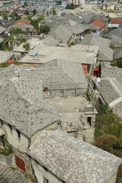 Arnavutluk, gjirokaster, kayrak çatılar
