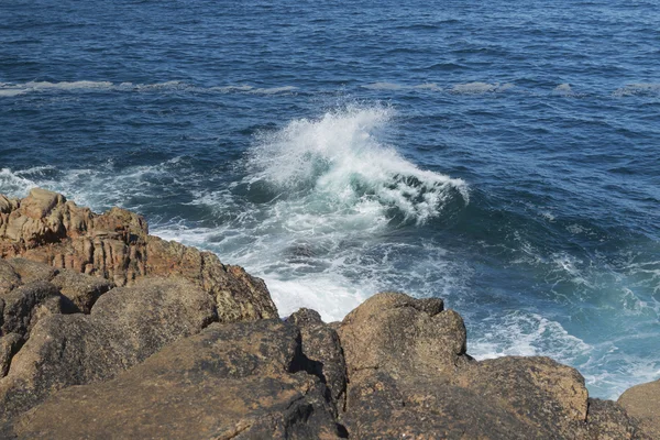 İspanya, Galiçya, la coruna, okyanus dalgaları breaking — Stok fotoğraf